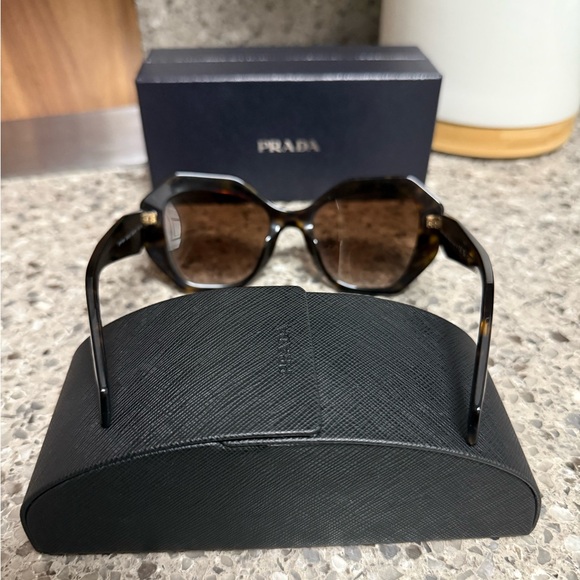 PRADA Sunglasses - Tortoiseshell (Full Set) - Picture 8 of 13